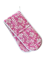 Load image into Gallery viewer, Pink &amp; White Floral Pattern Quilted Cotton Double Oven Glove