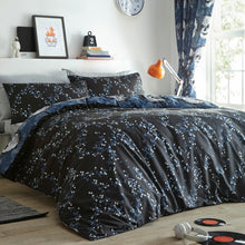 Load image into Gallery viewer, Pixel Skulls Double Duvet Set