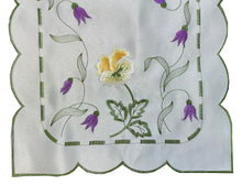 Load image into Gallery viewer, http://images.esellerpro.com/2278/I/205/973/spring-floral-traycloth-close-up.JPG