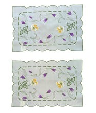 Load image into Gallery viewer, http://images.esellerpro.com/2278/I/205/973/spring-floral-traycloth-pair.JPG